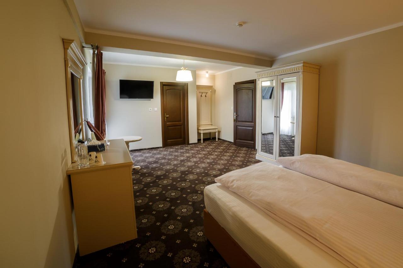 Gradina Mariajelor Hotel Campulung Moldovenesc Exterior photo